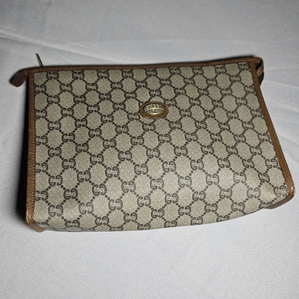 SOLD Gucci Interlocking GG Pouch/Clutch/Cosmetic Bag - Picture 8 of 16